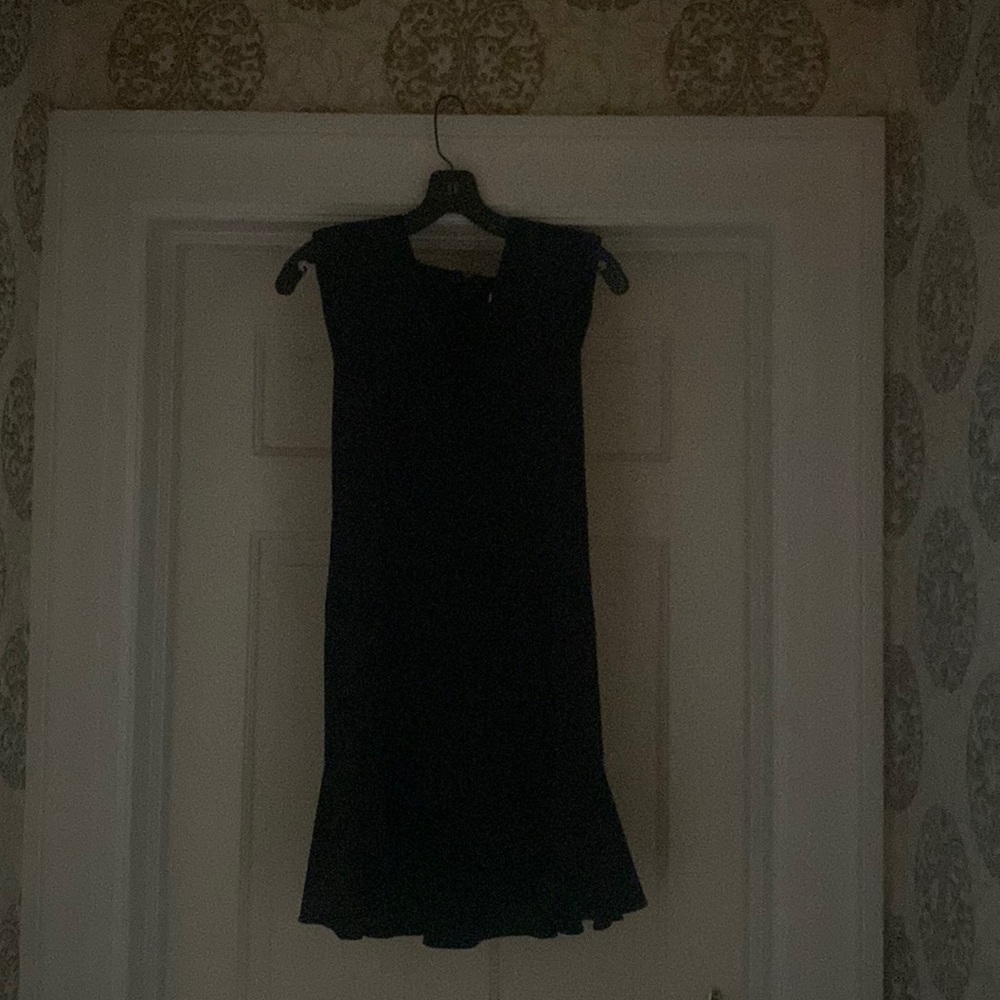 Veronica Beard Scarlet v Flounce dress size 4.